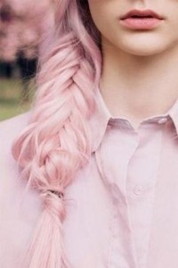 rózsaszín haj
